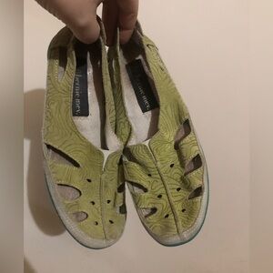 5/$15 • 🐱 Bernie Mev. | Easi Cutout Sandal